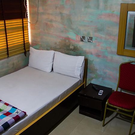 Glasshouse Hotel And Suites Egba Eksteriør bilde