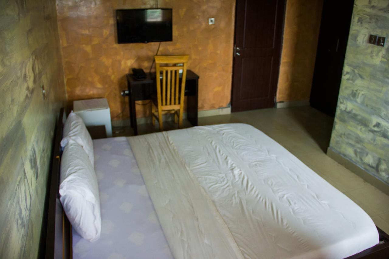 Glasshouse Hotel And Suites Egba Eksteriør bilde