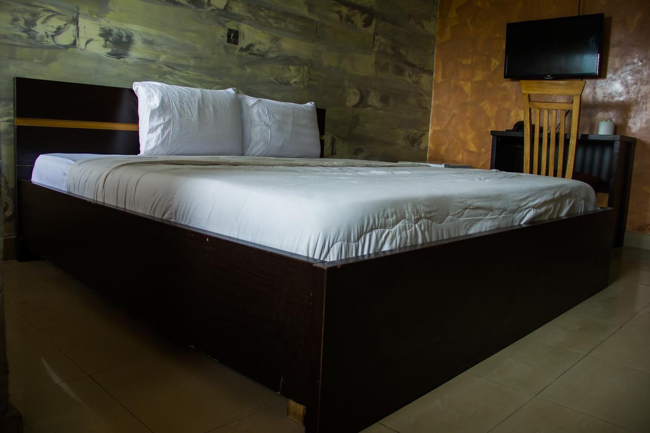 Glasshouse Hotel And Suites Egba Eksteriør bilde