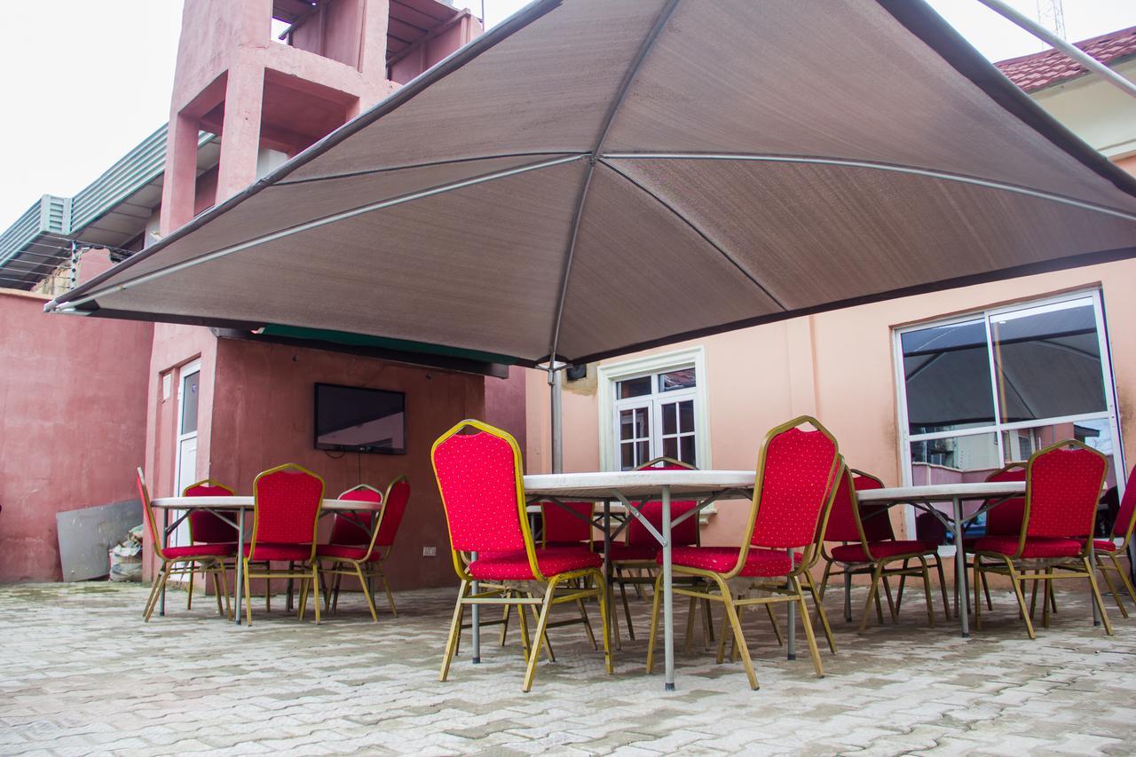 Glasshouse Hotel And Suites Egba Eksteriør bilde